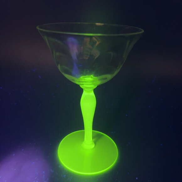 Uranium Stems Champagne Glasses Cups Herringbone Optic Iridescent Finish Set 2 - Picture 15 of 16